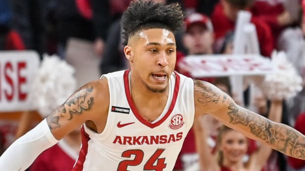 Razorbacks' Jeremiah Davenport on defense against Texas A&M